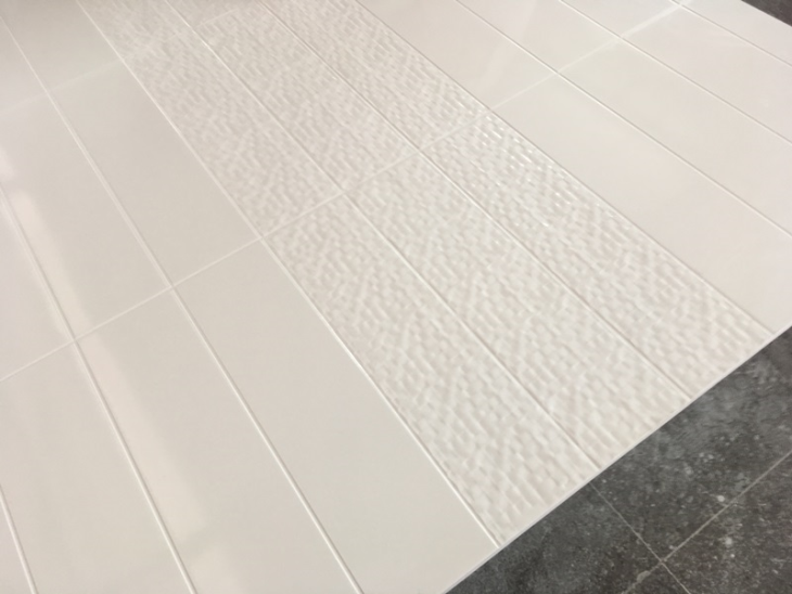 Περιτριγυρισμένο μαρμάρινο ντους